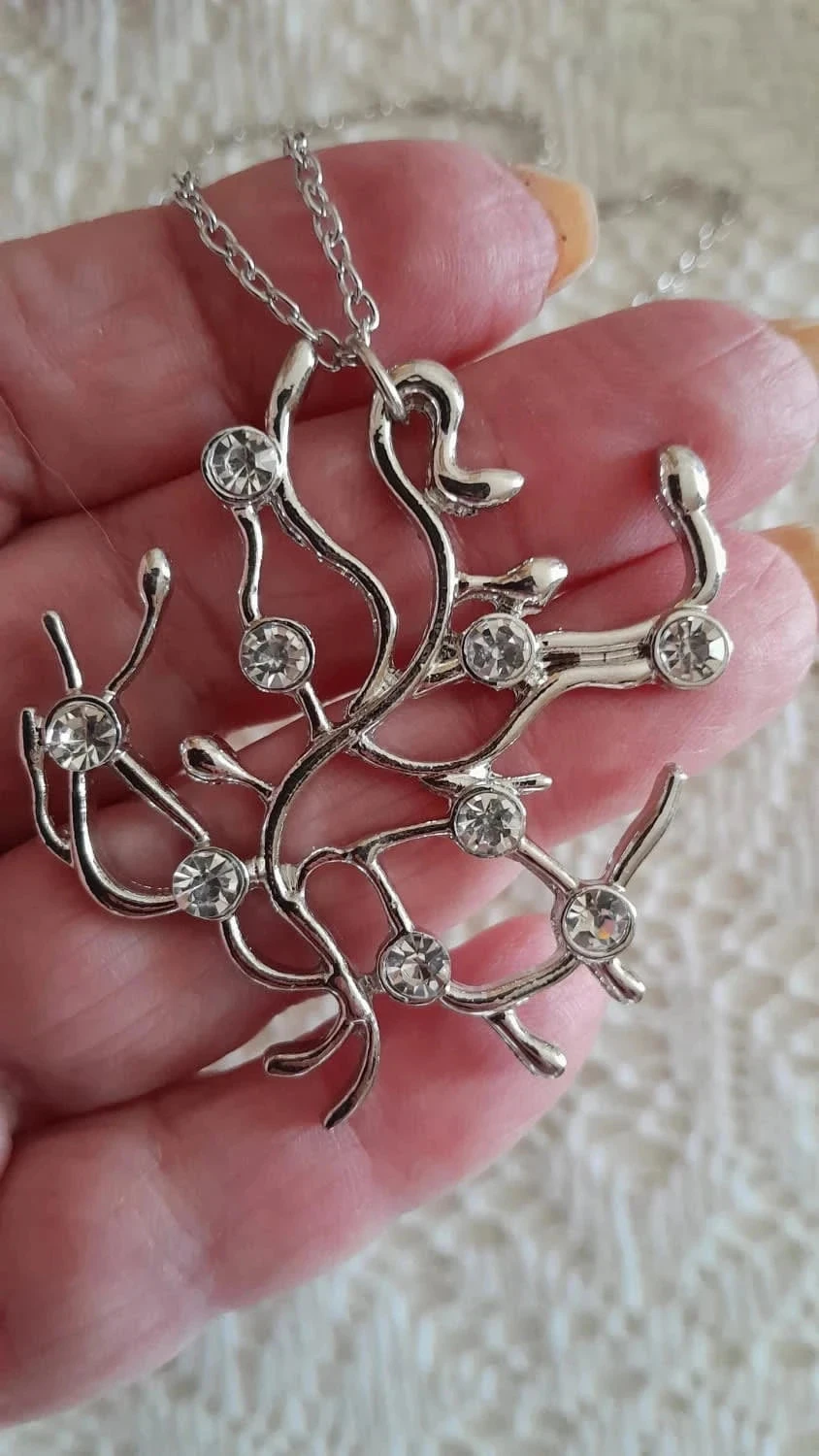 Belle's "Tree of Life" necklace, from the Disney movie Beauty and the Beast – photo 5